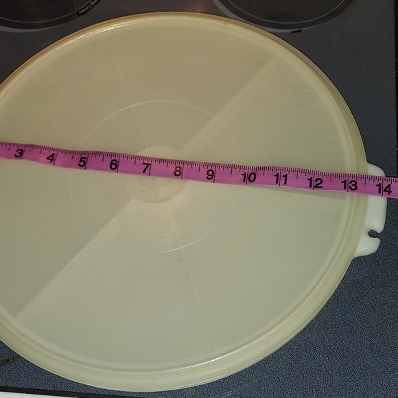 Vintage Round Divided Tupperware Snack Relish - Picture 1 of 8
